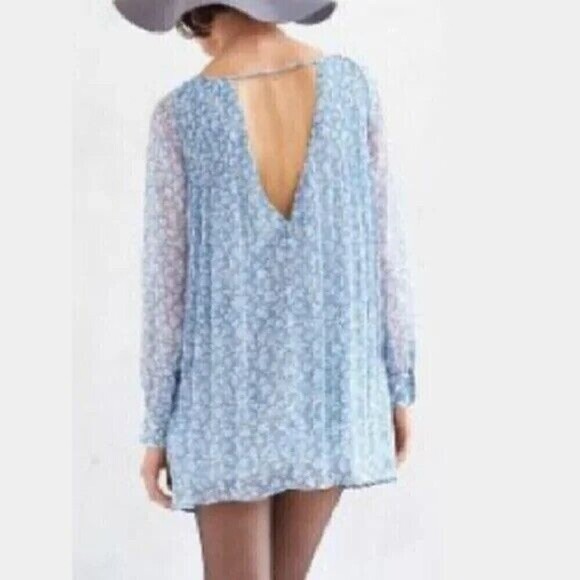 URBANOUTFITTERS Kimchi Dress Size XSmall Blue Light Blue Floral Open Back - Picture 2 of 7